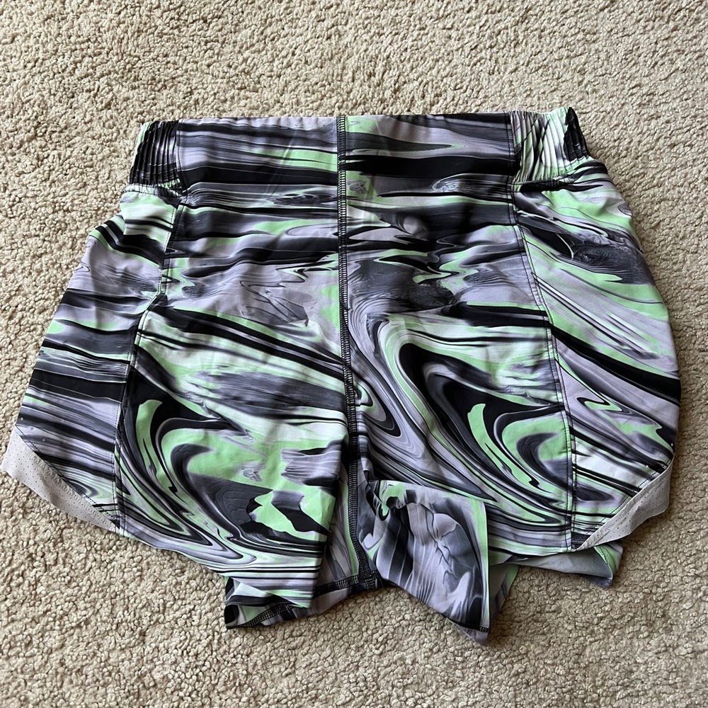 Lululemon hotty hot